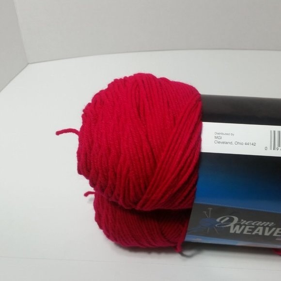 Hot Pink Worsted Yarn 4 Skeins 7oz Each - Picture 9 of 14